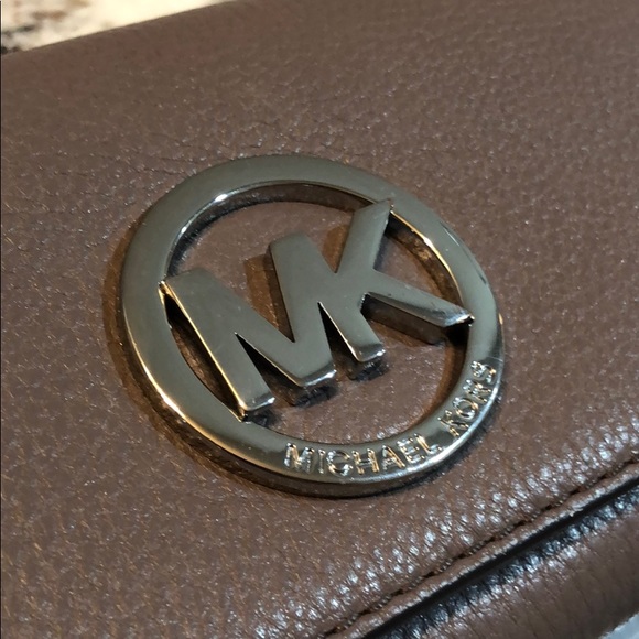 Michael Kors Wallet - Grey Pebbled Leather - Picture 2 of 6